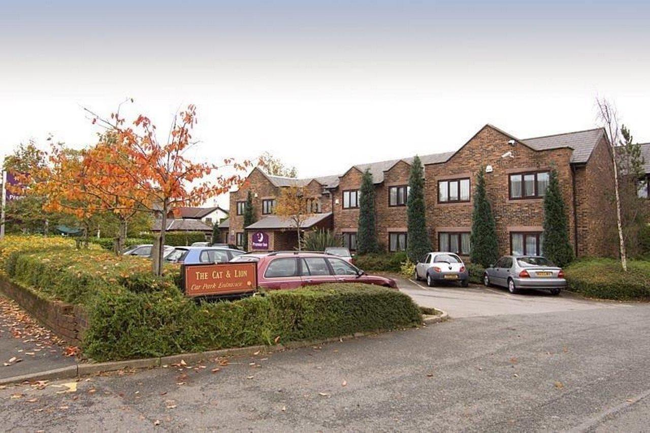 Premier Inn Warrington South Экстерьер фото